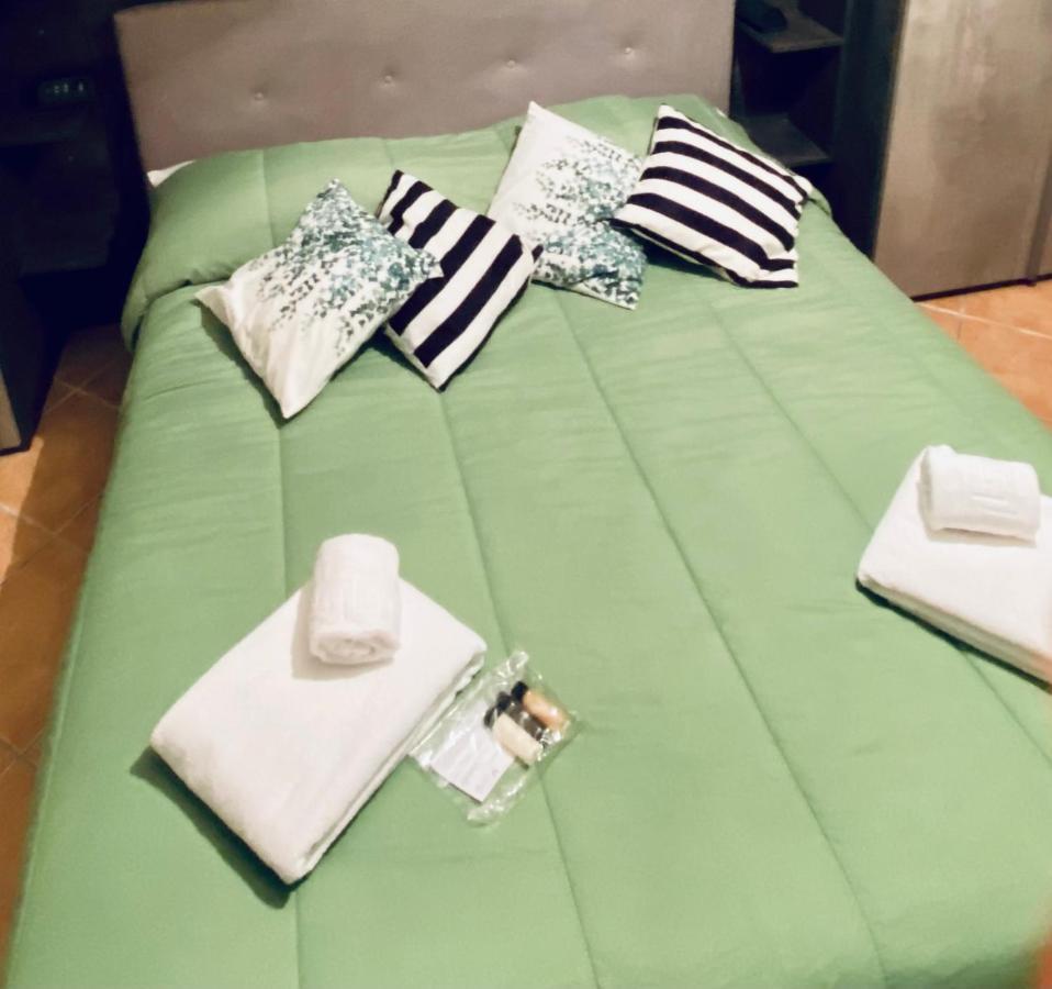 Skip Intro Apartment 陶尔米纳 外观 照片
